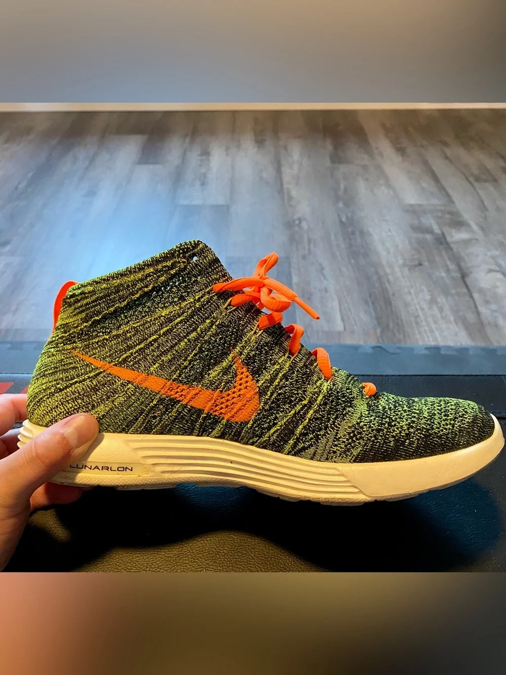 Nike Lunar Flyknit Chukka Men’s Size 9/Women’s Size 10.5